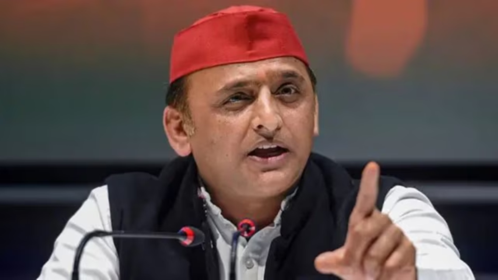 HDFC Bank Lucknow Akhilesh Yadav 