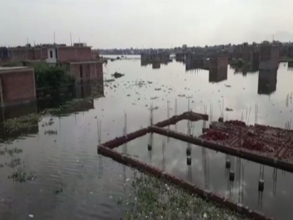 Yamuna River Water level Flood Hathni Kund barrage 