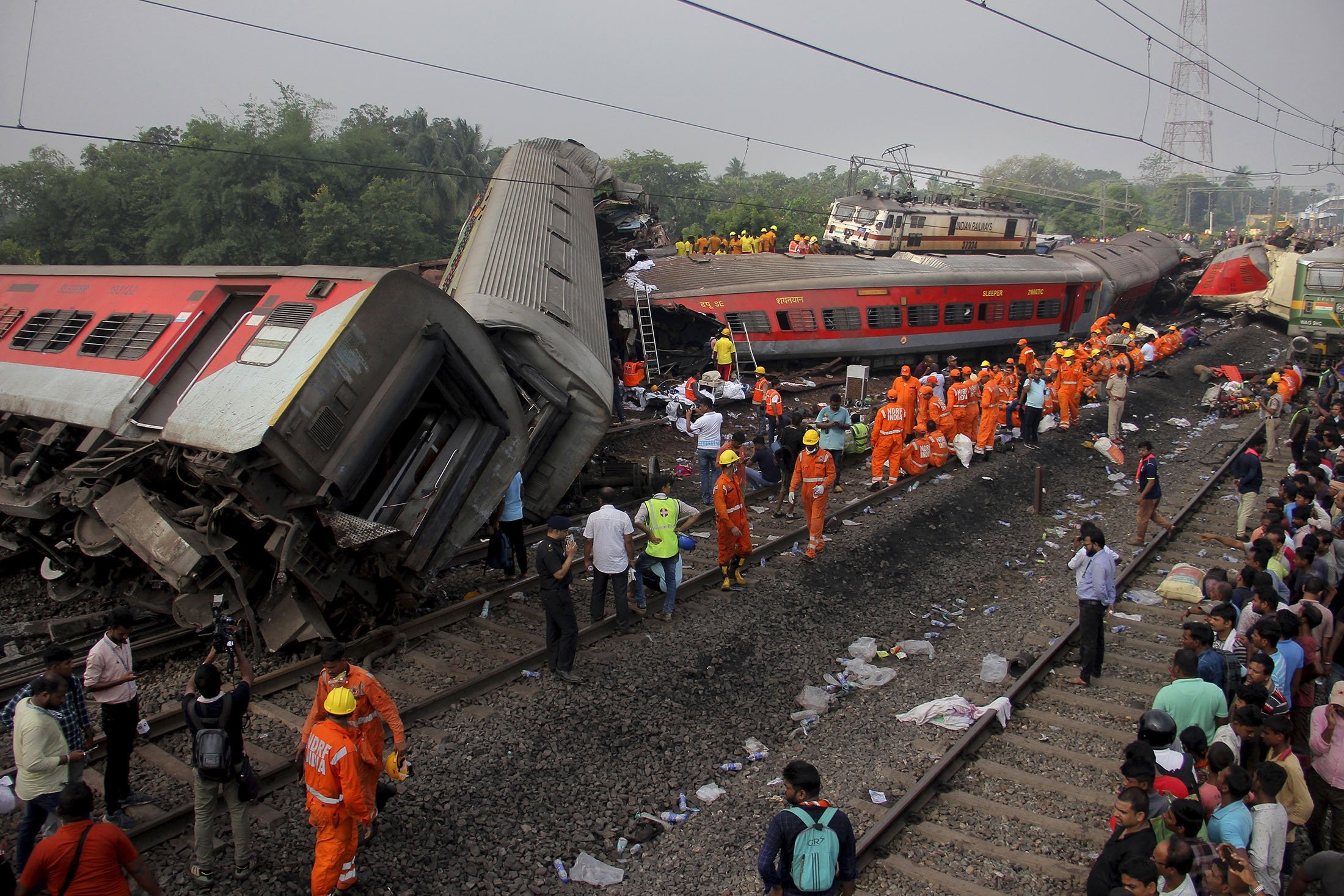 Howrah - Mumbai CSMT Mail Jharkhand Train wreck Chakradharpur 