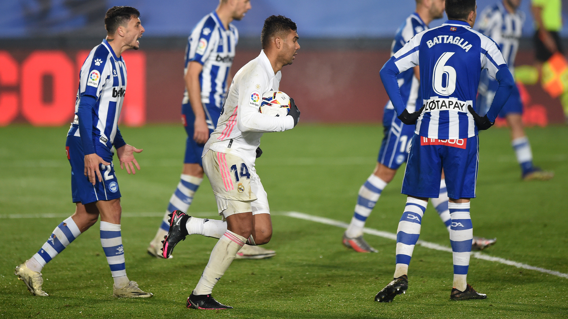 Real Madrid CF Deportivo Alavés LaLiga Kylian Mbappé 