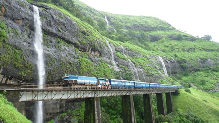 Indian Railways India Viral video Waterfall 