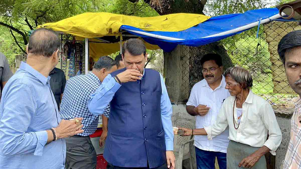 Devendra Fadnavis Nagpur Chief Minister Tea Vendor 