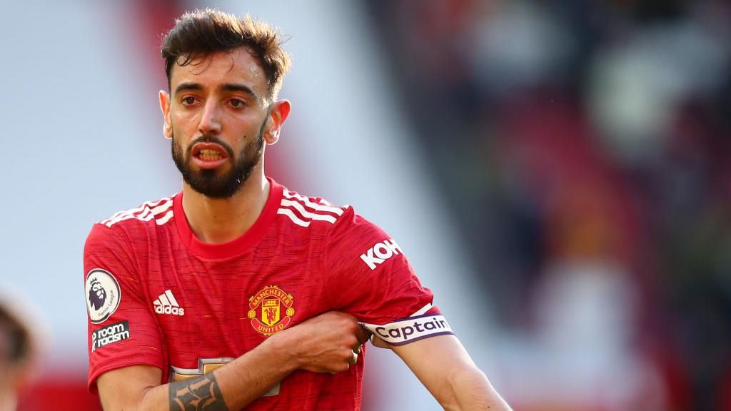 Bruno Fernandes Manchester United F.C. Portugal national football team easyJet 